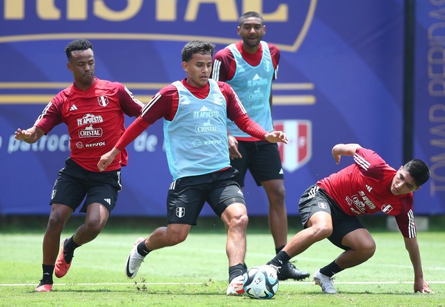 Entrenamiento de la selección peruana para enfrentar a Chile y Argentina.