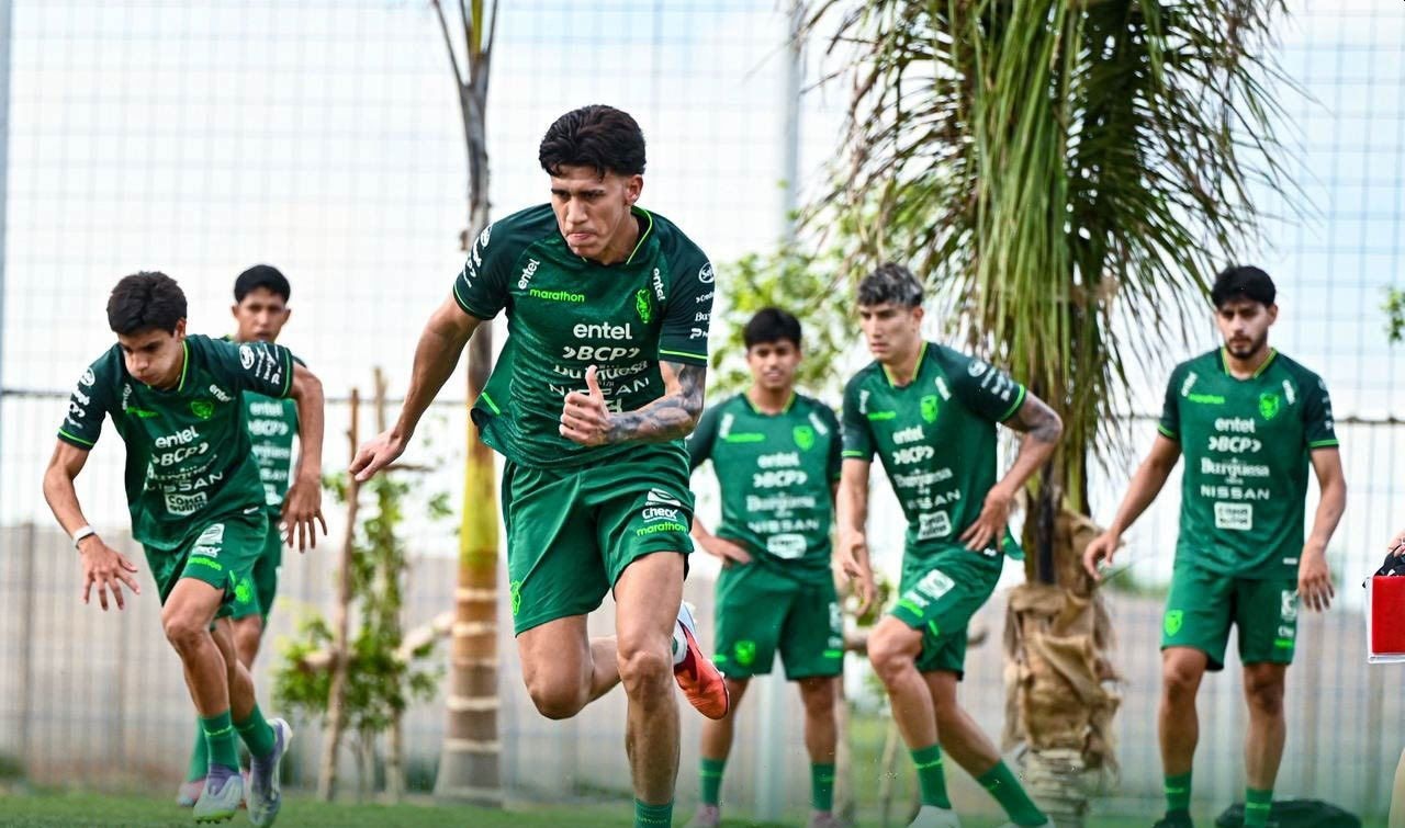 La selección altiplánica pone en marcha su plan de cara al partido ante Surinam en Monterrey, México, para tentar una plaza en el Mundial 2026.