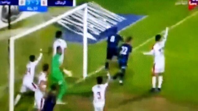 ¡Lo tuvo el 'Chaval'! Cristian Benavente estuvo cerca de anotar su primer gol con Pyramids [VIDEO]