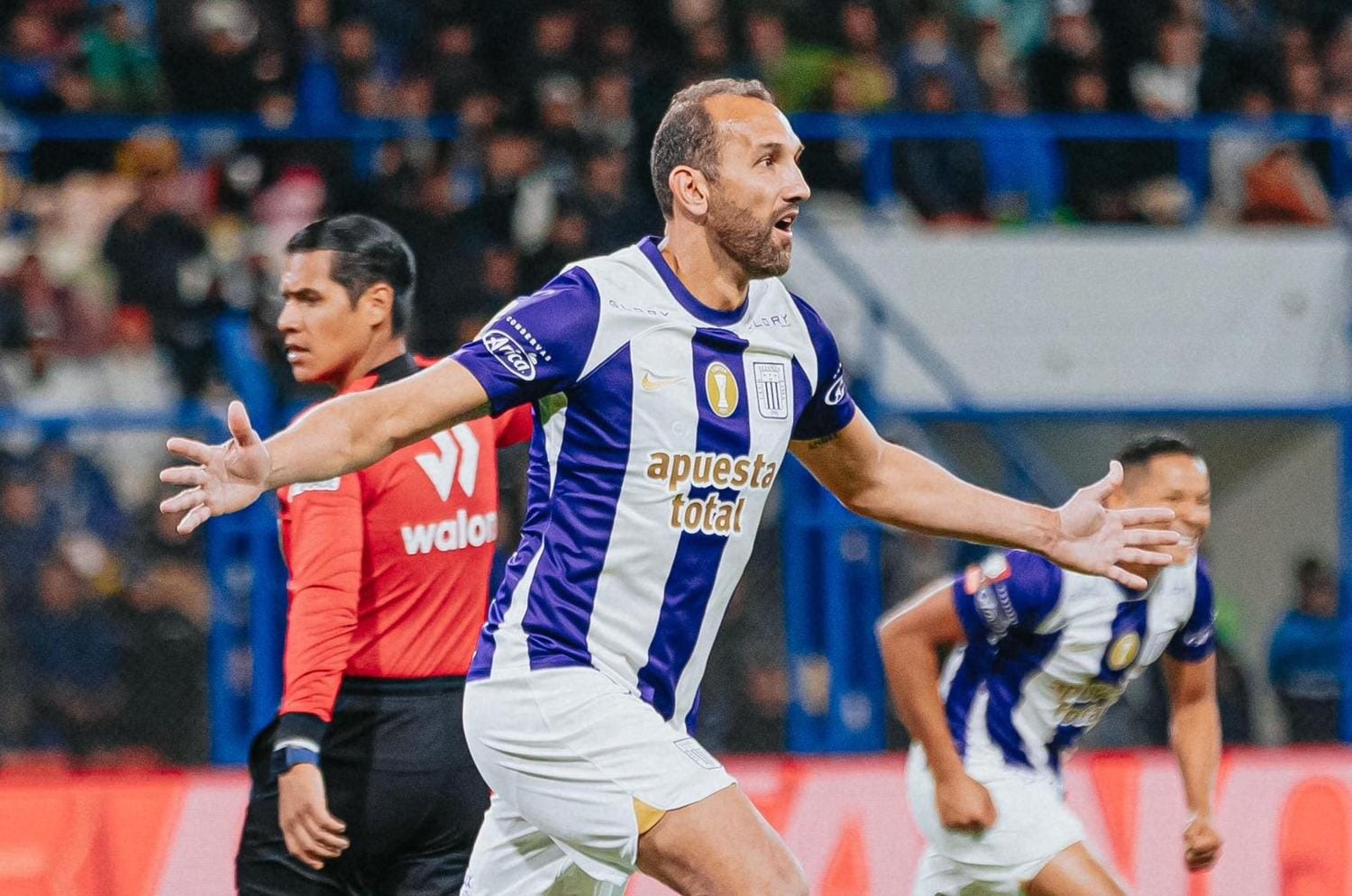 Hernán Barcos lleva dos títulos nacionales con Alianza Lima. (Foto: Alianza Lima)