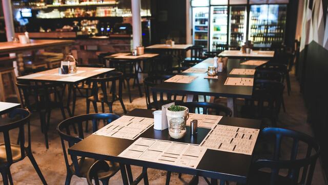 Influencer quiso comer gratis en restaurante y la respuesta que recibió de los dueños se hizo viral