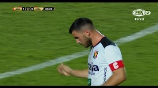 Besó el palo: Bernardo Cuesta y el golazo que casi marca desde la mitad del campo [VIDEO]
