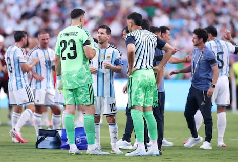 “¿Dónde nos vamos a ir?”: la frase de “Dibu” Martínez a Messi tras el pase a semifinales