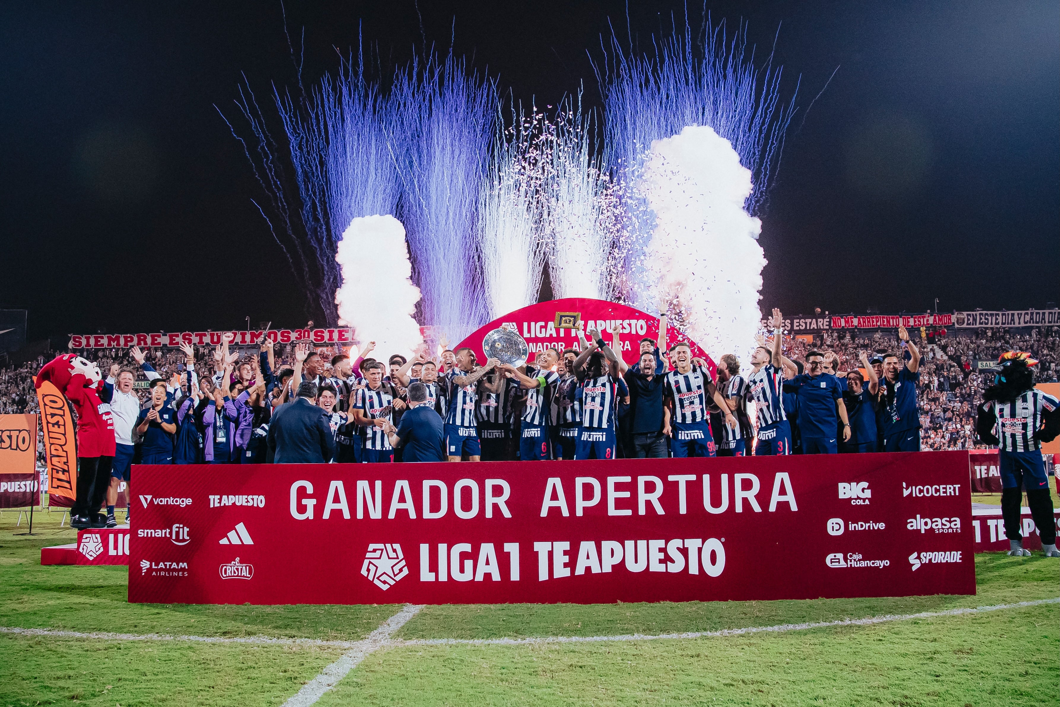 Los blanquiazules ganaron el Torneo Apertura, tras vencer con autoridad a Los Chankas en Matute. (Foto: Alianza Lima)