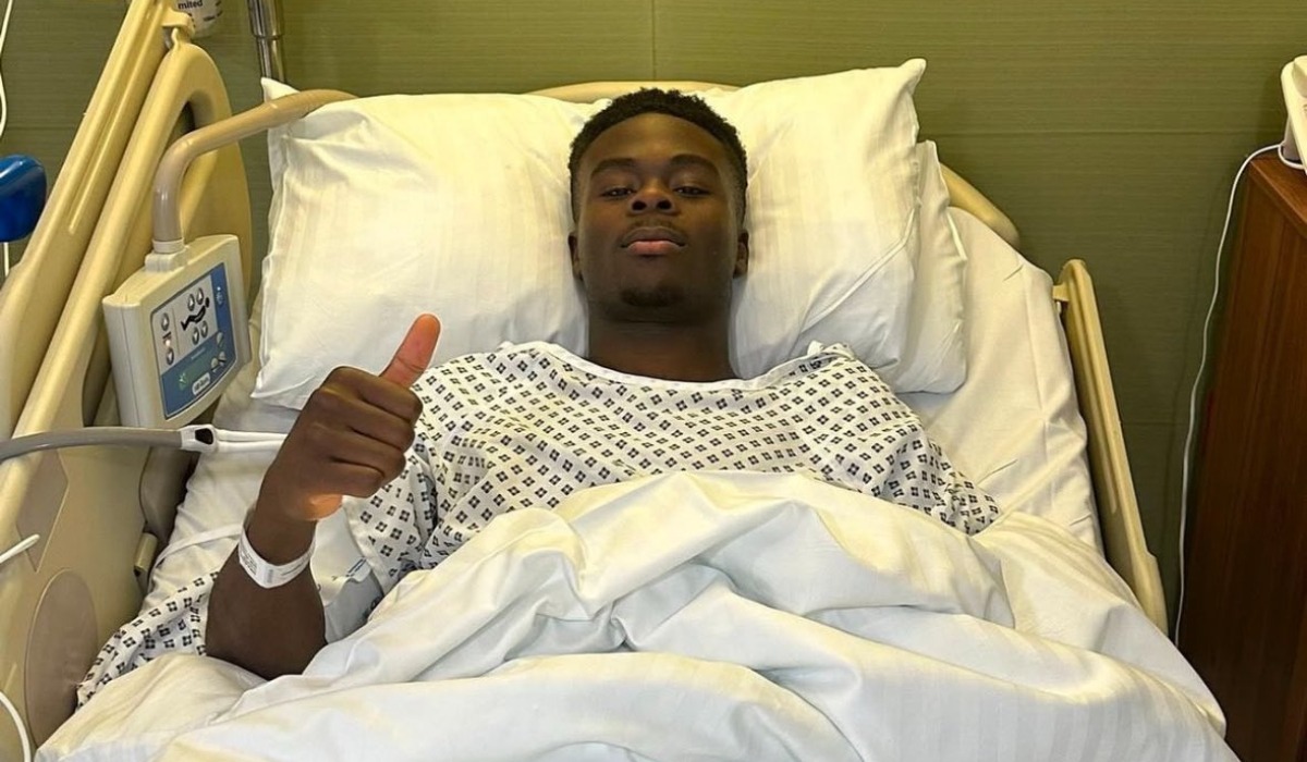 Bukayo Saka fue operado y estará un par de meses fuera de las canchas. (Foto: Difusión).