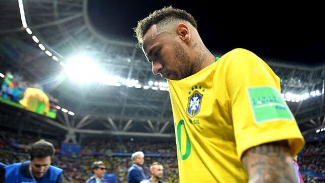 Las críticas no cesan: Van Basten reprobó "teatro" de Neymar en el Mundial 2018