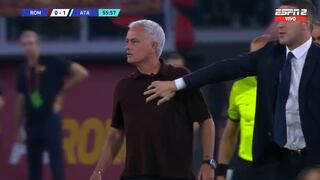 Se descontroló: Mourinho invadió el campo, encaró al árbitro y fue expulsado [VIDEO]