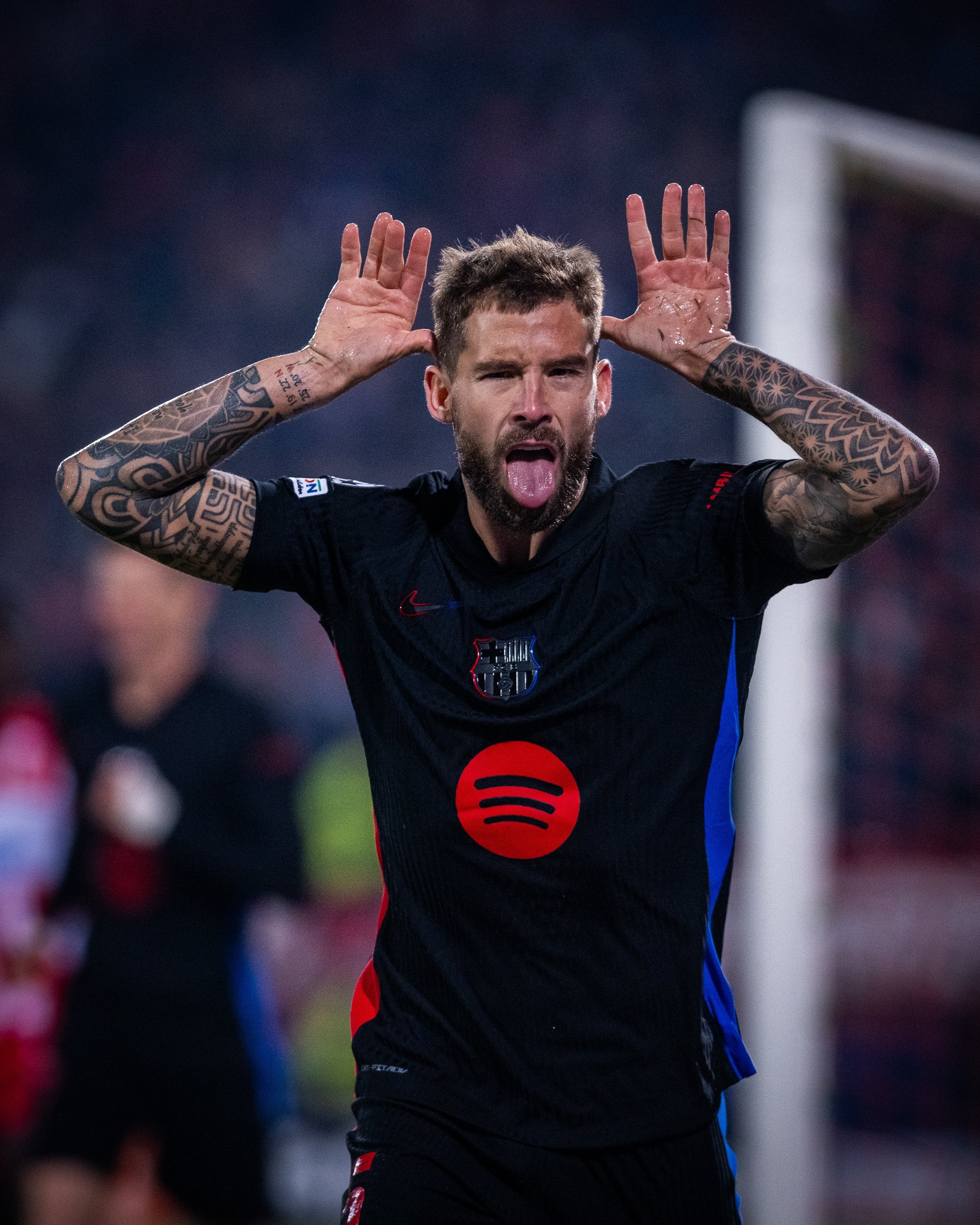 Íñigo Martínez puso el primero para Barcelona en Belgrado. (Foto: Agencias)