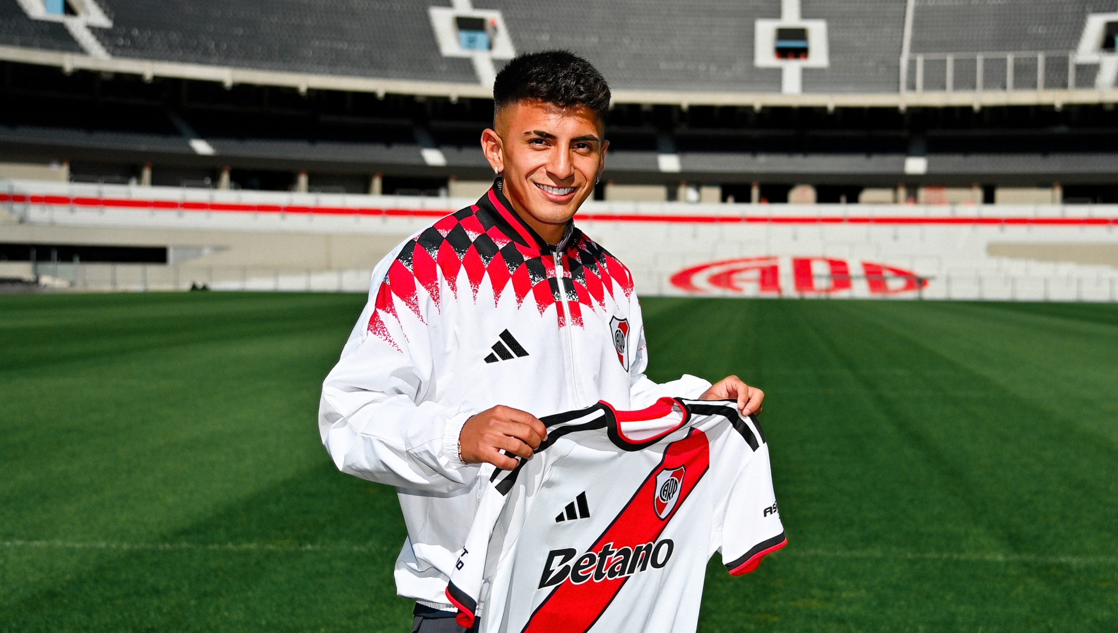 Thiago Almada es anunciado como nuevo jugador de River Plate. (Foto: River Plate)
