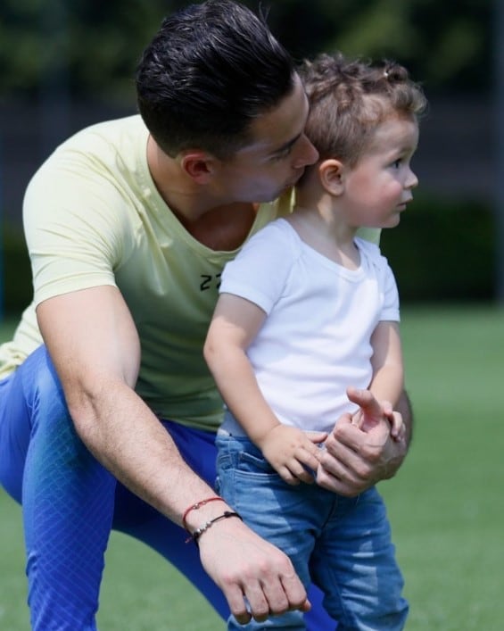 Óscar Jiménez y su hijo Lucca (Foto: Óscar Jiménez/Instagram)