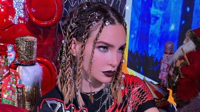 Cibernauta critica a Belinda por usar vestuarios con estampados de bandas rockeras y cantante se defiende