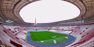 El Estadio Nacional ha sido utilizado recientemente para la realización de eventos extradeportivos. (Foto: Caretas)