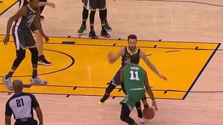 ¡Lo rompió! Irving puso a bailar a Curry y marcó tremendo punto para los Celtics [VIDEO]