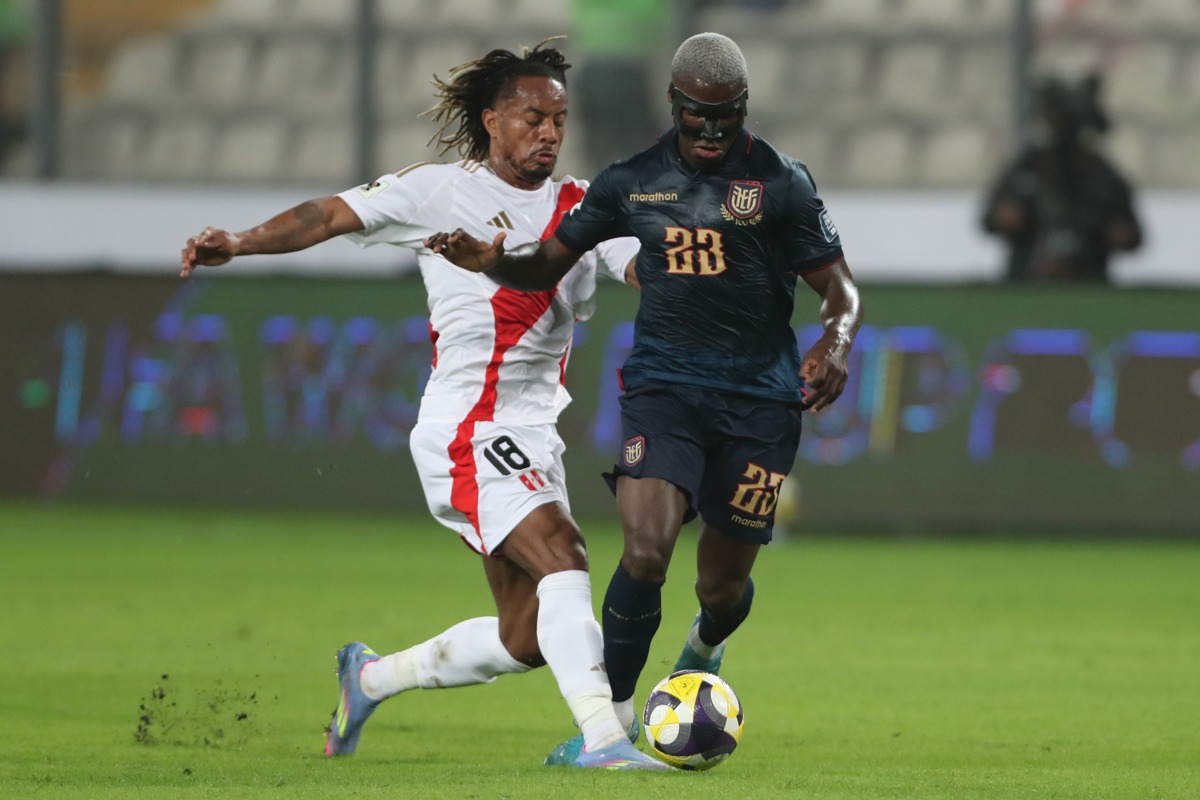 Ecuador y Perú empataron 0-0 en el Estadio Nacional de Lima por la fecha 16 de las Eliminatorias al Mundial 2026. (Foto: EFE)
