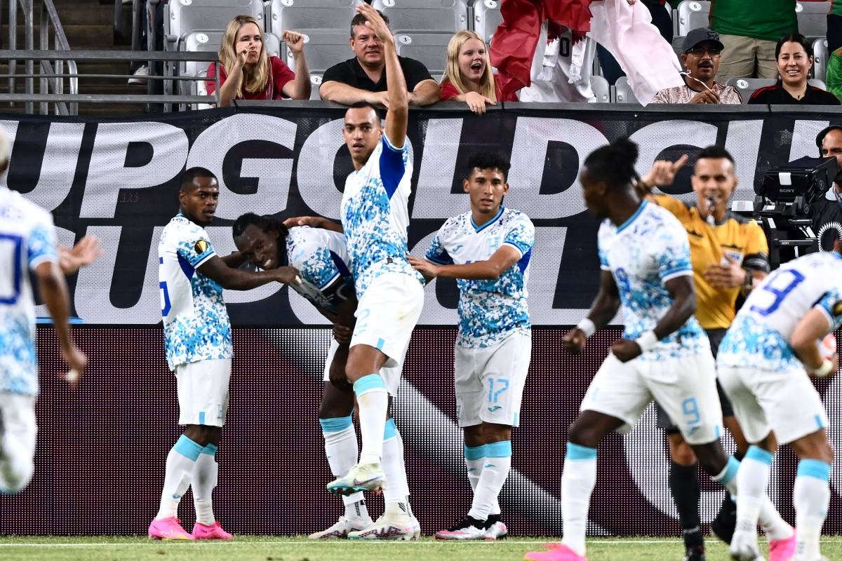 Honduras luchó hasta el final y pudo evitar una terrible derrota ante Catar en la fecha 2 del grupo B de la Copa Oro 2023. (Foto: AFP)