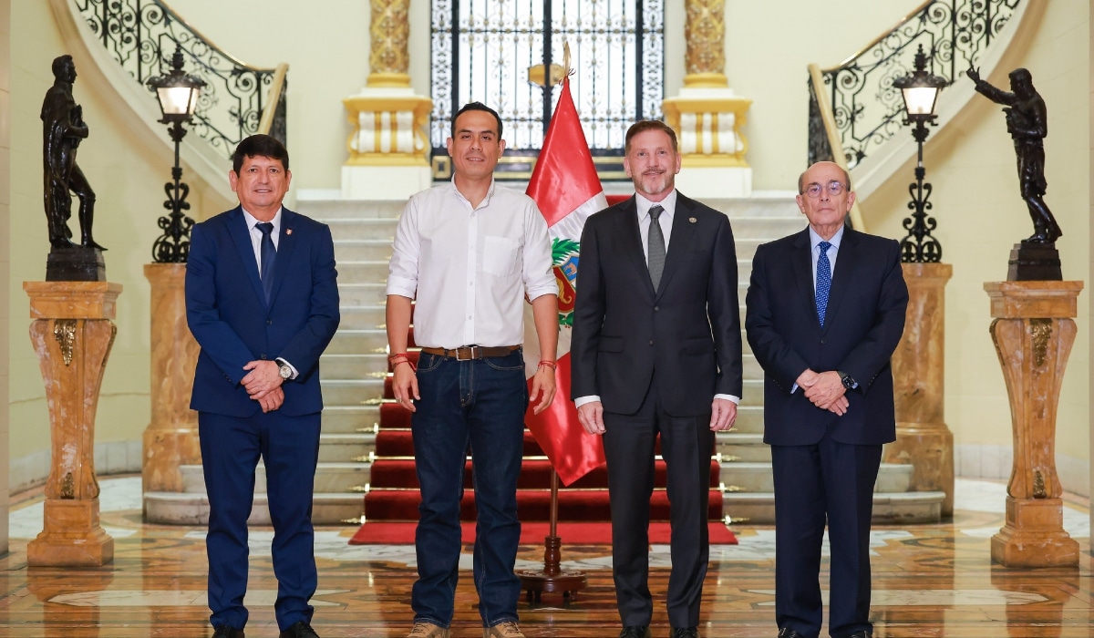 Conmebol y FPF se reunieron en Palacio de Gobierno. (Foto: Presidencia del Perú)
