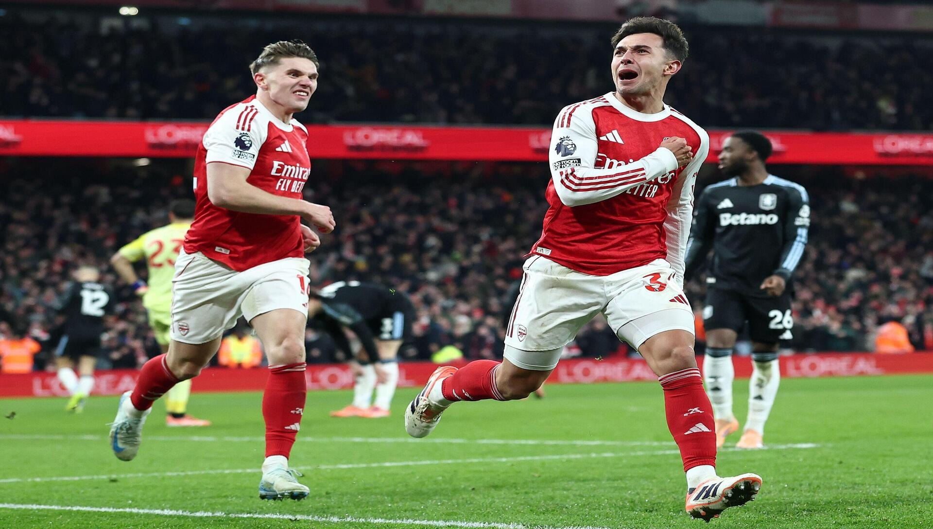 Los Gunners quieren mantener su ventaja como líderes de la Premier en el partido Arsenal vs Liverpool (Crédito: Alamy Stock Photo).