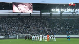 Emotivo minuto de silencio en el Arsenal vs. Zúrich tras la muerte de la Reina Isabel II [VIDEO]