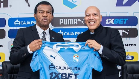 El primer pedido de Roberto Mosquera a Sporting Cristal: juega en el extranjero y tiene pasado en la selección