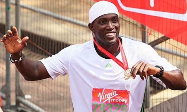 Dwight Yorke, una de las leyendas del Manchester United, ha participado y completado la exigente maratón de Londres en 2011, con un tiempo de 3:31:56 segundos. (Foto: Associated Press)