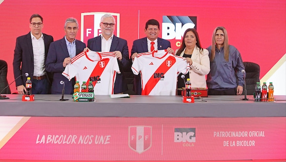Julio Gianella (director comercial de 1990 Sports), Juan Carlos Oblitas (director general de fútbol de la FPF), Agustín Lozano (presidente de la FPF) y Emily Lima (DT de la 'sele' femenina) formaron parte del evento.