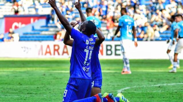 ¡Apunta para arriba! Emelec venció a Universidad Católica y se acerca a los primeros ocho de la Liga Pro