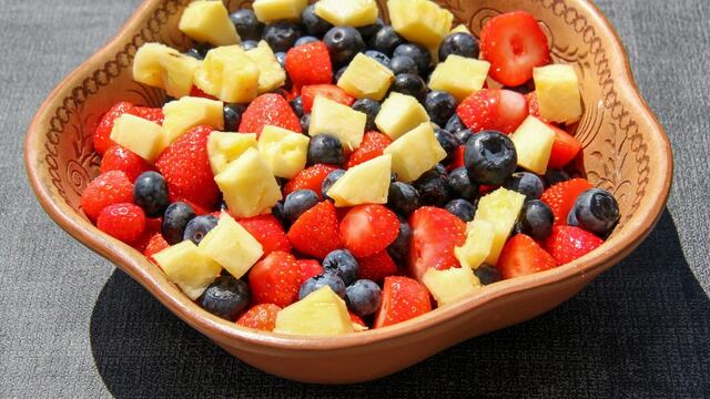 ¿Qué ensaladas de frutas comer antes o después de entrenar?