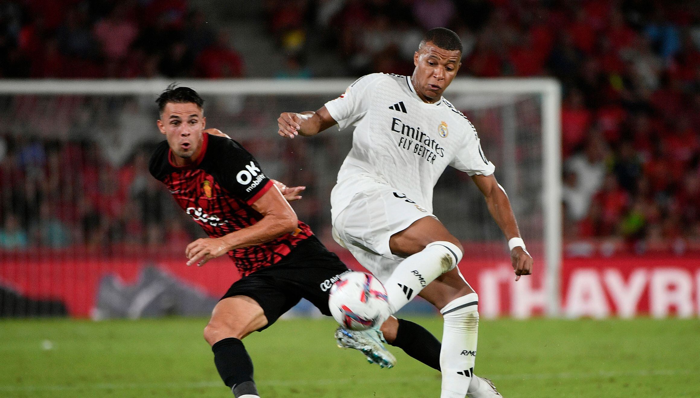 Kylian Mbappé ya lleva dos partidos oficiales con el Real Madrid. (Foto: EFE)