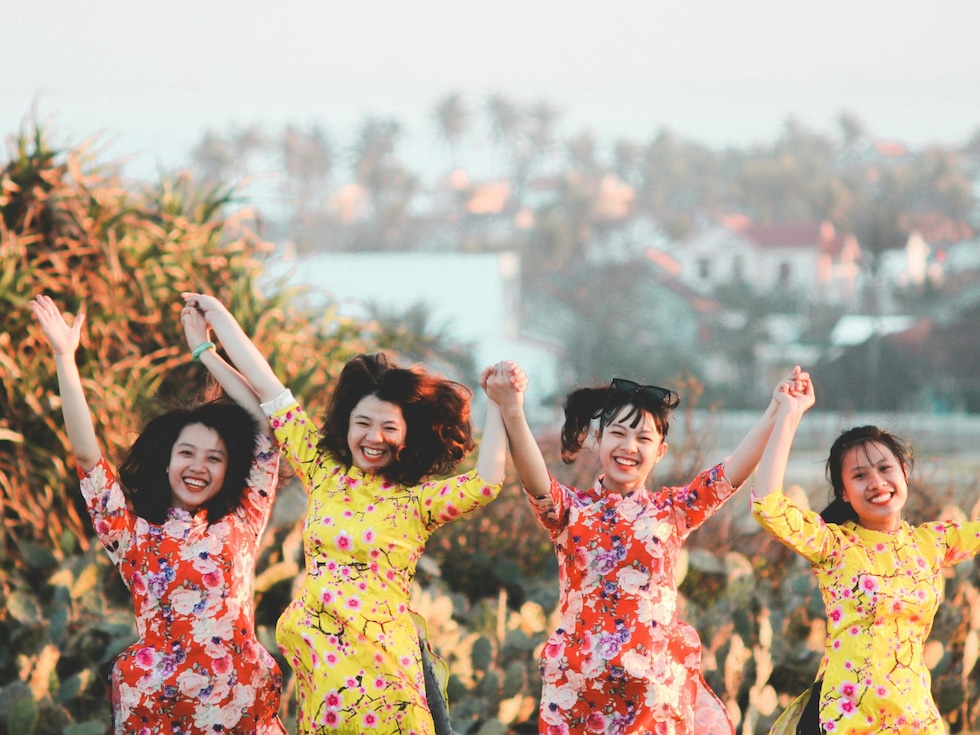 "Una mujer realmente fuerte acepta la guerra por la que pasó y se ennoblece con sus cicatrices". - Carly Simon. | Crédito: Foto de Tuấn Trương en Unsplash / Composición Depor