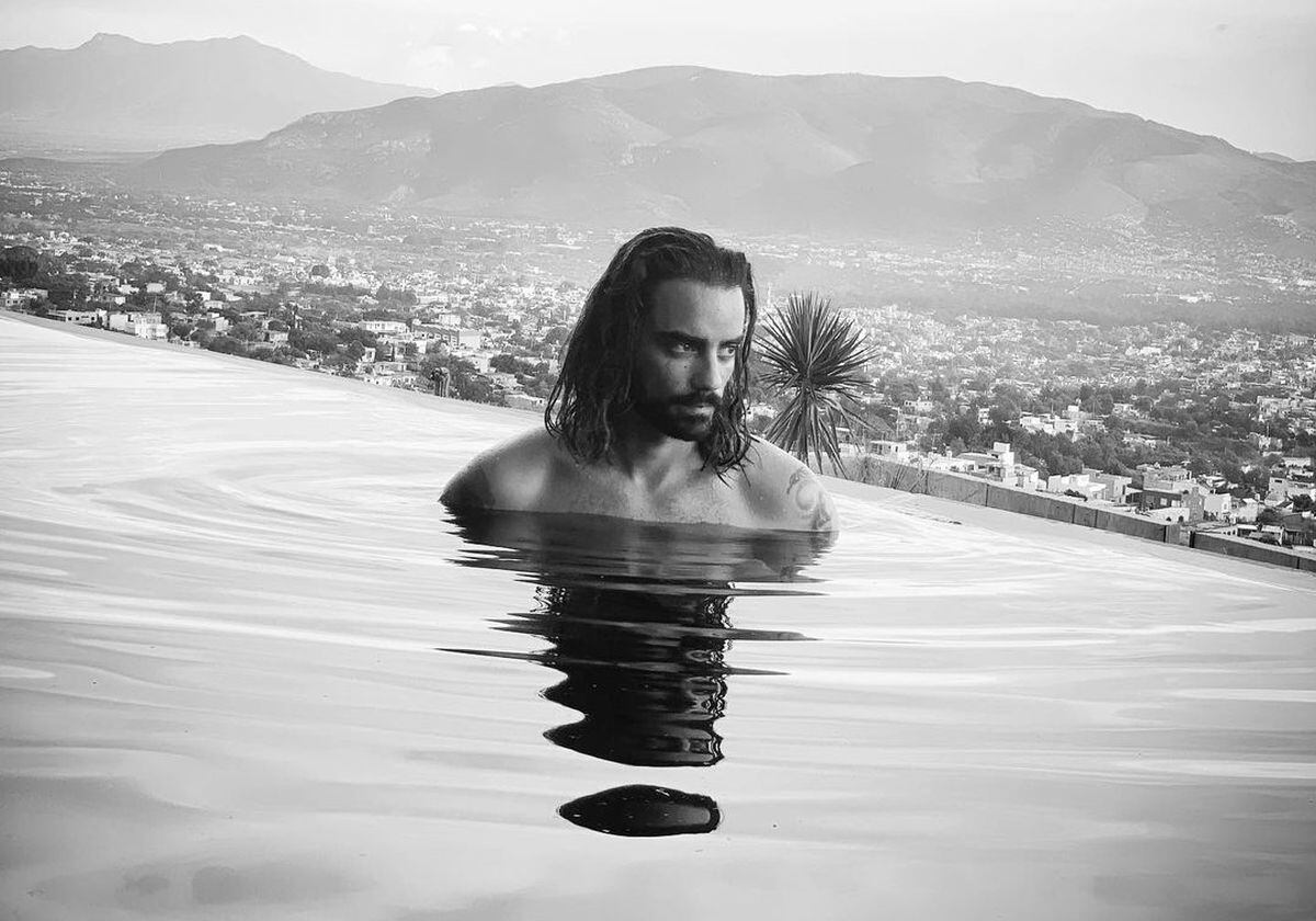 "En las cosas más sencillas como una tarde con la familia, en la naturaleza y en los viajes largos encuentro la felicidad", escribió en diciembre de 2021 (Foto: Diego Amozurrutia // Instagram)