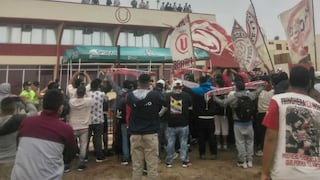 ¡Con todo el apoyo! Hinchas de Universitario realizaron banderazo en Campo Mar