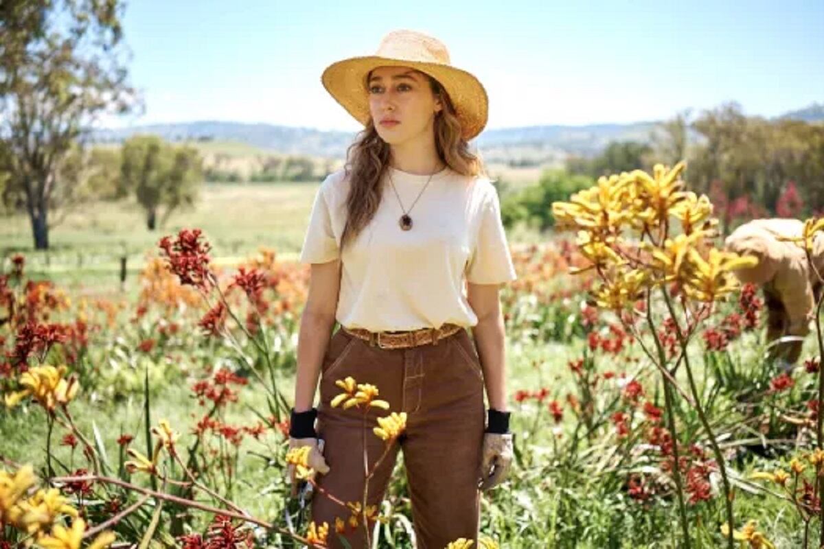 Alycia Debnam-Carey como Alice Hart en la serie australiana "The Lost Flowers of Alice Hart" (Foto: Amazon Prime Video)