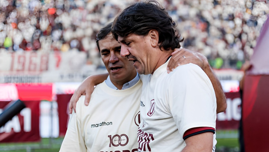 Jean Ferrari y Fabián Bustos en las celebraciones de la estrella 28. (Foto: Getty Images).