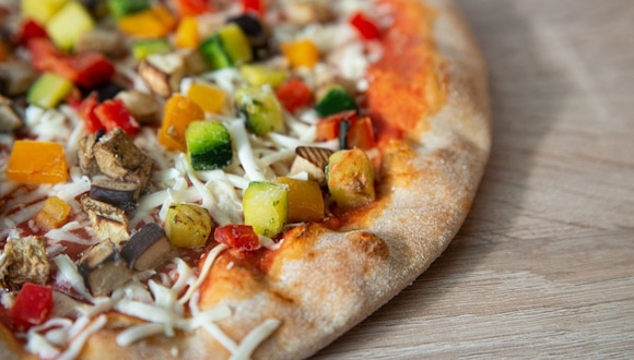 TRUCOS CASEROS | Seguir los consejos adecuados te ayudarán a que tu pizza quede perfecta y el microondas no sea un 'enemigo'. (Foto: Jürgen Schmidtlein / Pixabay)