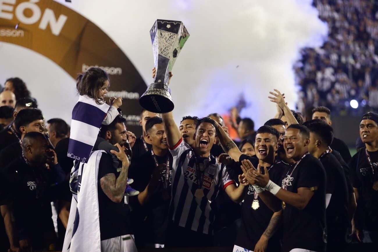 Cristian Benavente salió campeón con Alianza Lima en el 2022. (Foto: Jesús Saucedo / GEC)