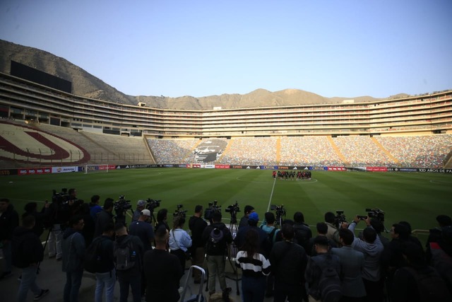Selección Peruana entrenó en el estadio Monumental. (Foto: César Bueno / GEC)
