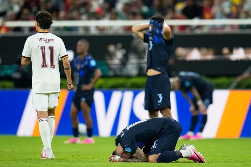 La selección de Uruguay perdió 1-0 frente a España en la jornada final de la fase de grupos. (Foto: AP)