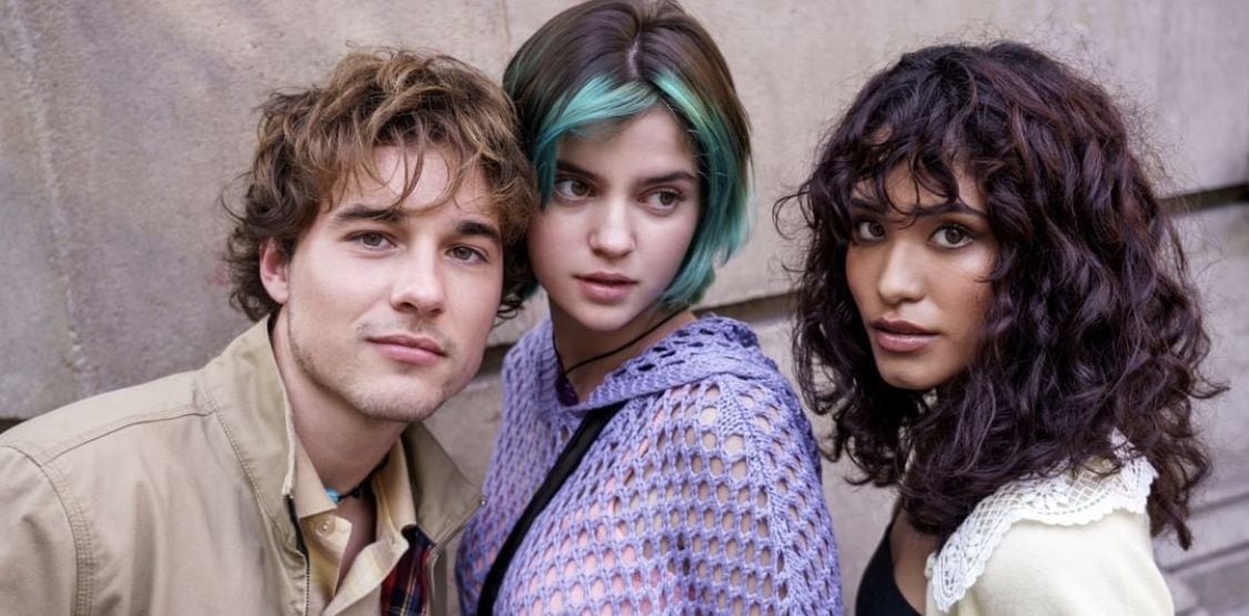 Iván Lapadula, Carla Tous y Andrea Chaparro en la película “A través del mar” (Foto: Netflix)