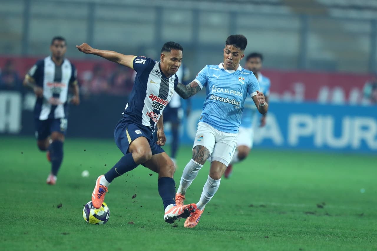 Alianza Lima y Sporting Cristal se vieron las caras por la semifinal de los Playoffs de la Liga 1. Foto: GEC