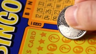 ¿Adiós a Powerball y Mega Millions? Mujer era fanática de la lotería, pero ganó su primer premio con un raspadito