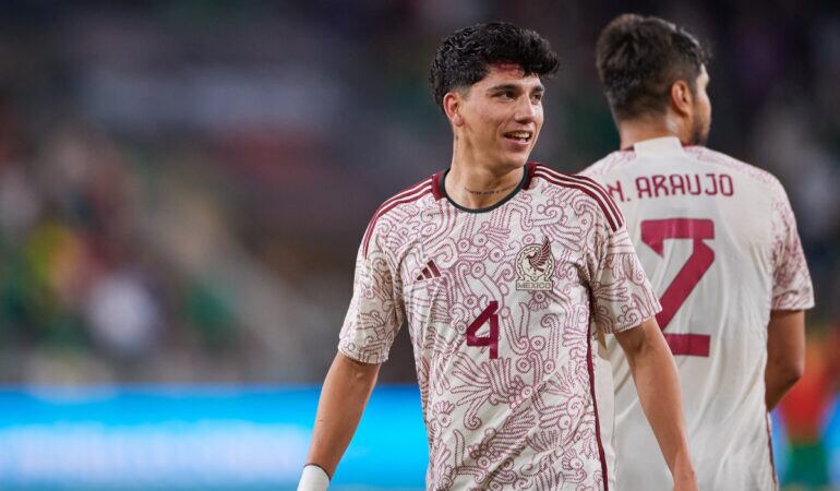 Kevin Alvarez con la Selección Mexicana