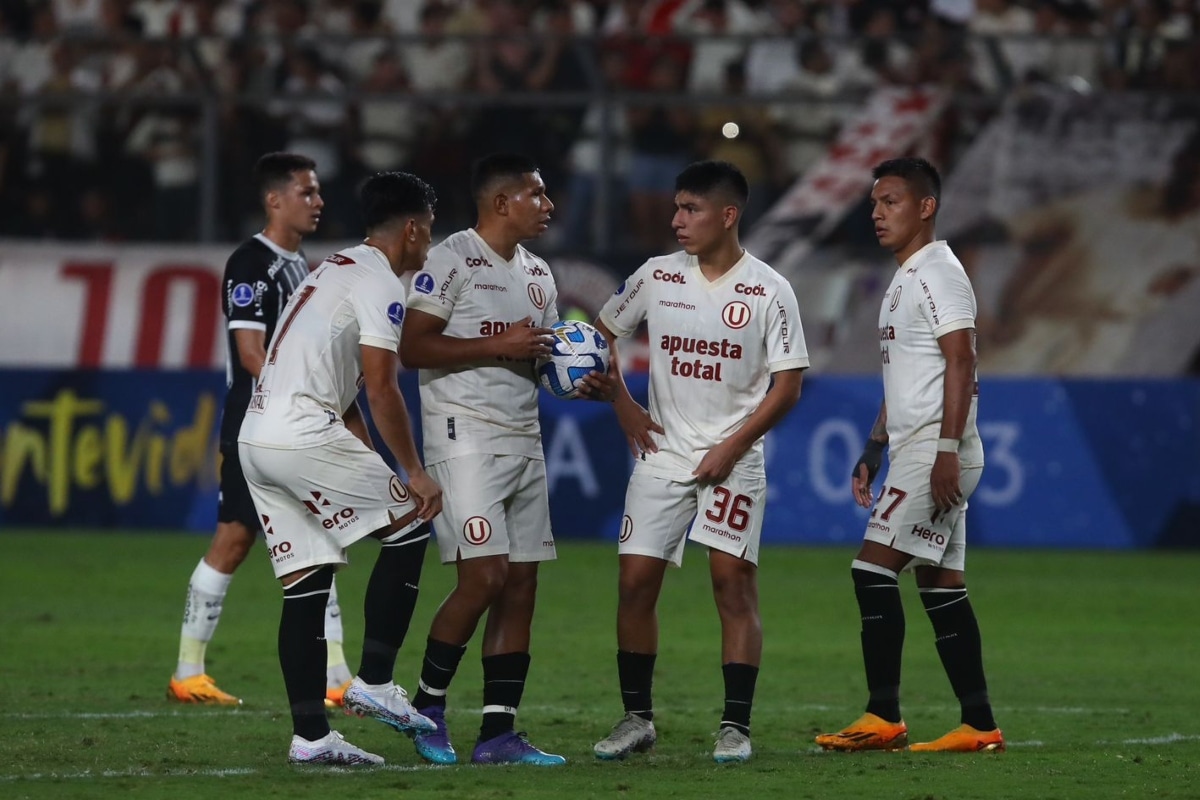 ¿Por qué la versión premium de la ‘U’ con Flores y Polo no pudo con el equipo B de Corinthians? | Foto: Leo Fernández