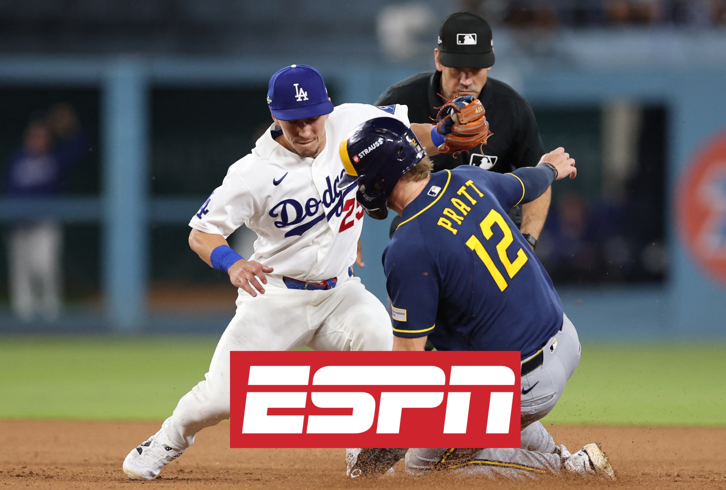 LOS ÁNGELES, CALIFORNIA (ESTADOS UNIDOS), 15/10/2026.- Cobertura oficial de ESPN EN VIVO ONLINE para ver Los Angeles Dodgers vs. Milwaukee Brewers hoy por el Juego 4 de los MLB Playoffs 2026 en el Dodger Stadium de California. FOTO DE LUKE HALES PARA AFP