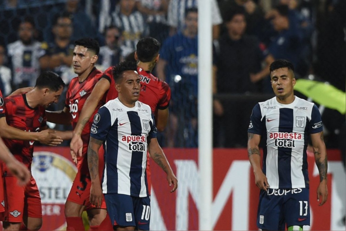 Alianza Lima no pudo con Paranaense en Brasil. (Foto: Agencias)