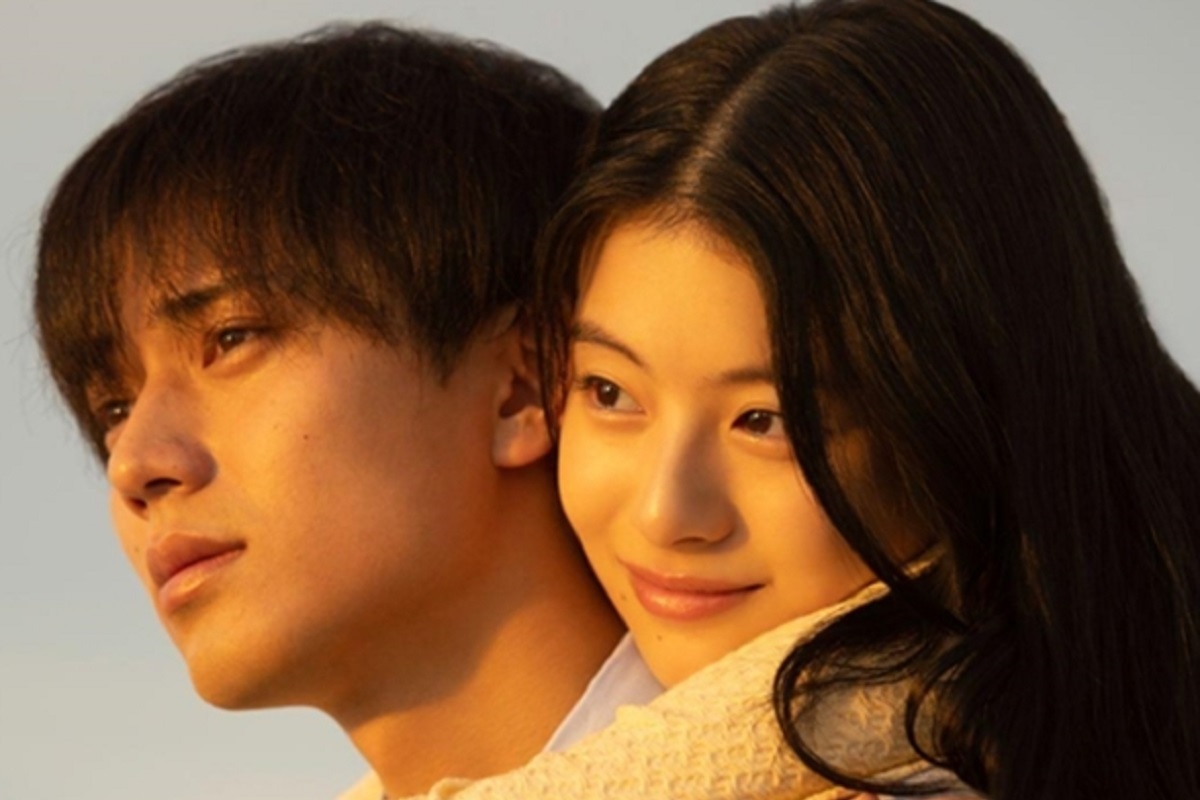 Ren Nagase como Akito Hayasaka y Natsuki Deguchi como Haruna Sakurai en la película japonesa "Pinceladas de amor" (Foto: Netflix)