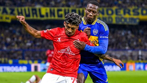 Luis Advíncula jugó el partido completo frente a Estudiantes de La Plata. (Foto: Getty Images)