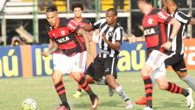 Con gol de Guerrero, Flamengo empató 3 a 3 con Botafogo por el Brasileirao