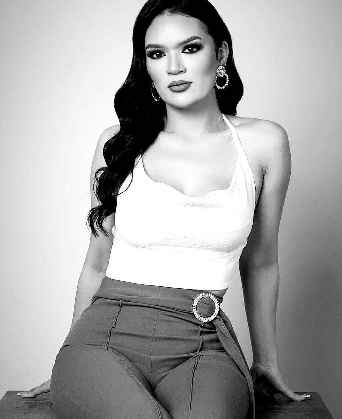 El artista subió una imagen en blanco y negro de su hermana para emitir un comunicado por su fallecimiento (Foto: Virlán García / Instagram)