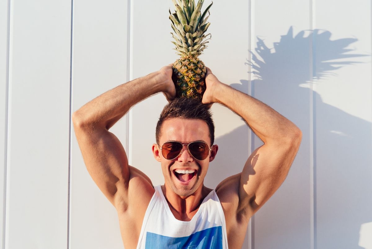 Hay muchas frutas que se pueden comer después de entrenar y la piña es una de ellas. (Foto: Freepik)