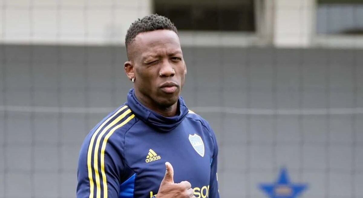 Luis Advíncula tiene contrato con Boca Juniors hasta finales del 2026. (Foto: AFP)